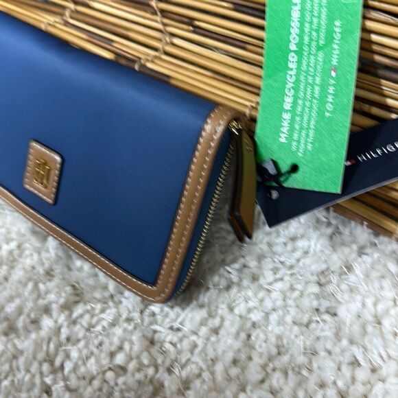 Tommy Hilfiger Julia Solid Nylon Zip Wallet - Charcoal Blue - Picture 3 of 4